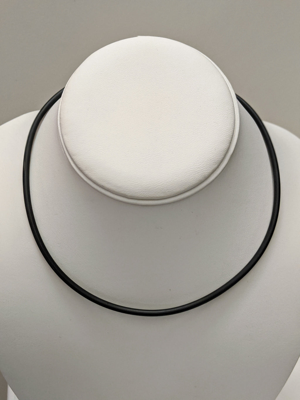 Basic Choker Necklace in Black